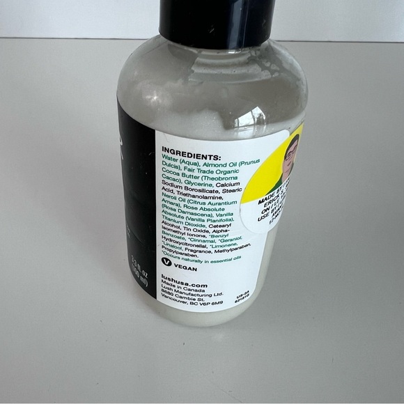 LUSH Kitchen Exclusive GLITTER BUG Shimmer Body Lotion - Picture 2 of 5